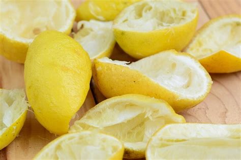 10 Genius Ways to Clean Your Home with Lemons