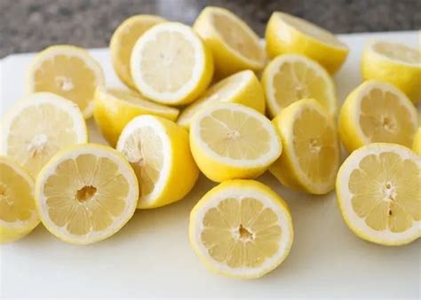 10 Genius Ways to Clean Your Home with Lemons